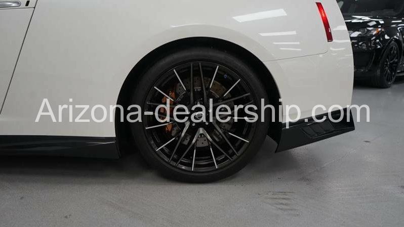 2020 Nissan GT-R Premium full