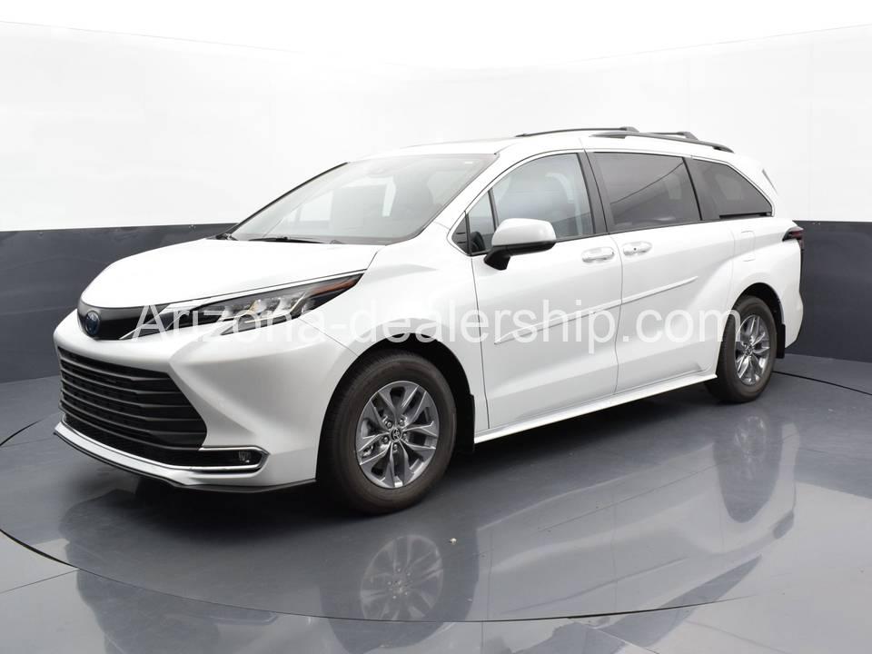 2022 Toyota Sienna Xle 8 Passenger 4dr Minivan 25l 4cyl Gaselectric