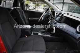 2017 LE Used 2.5L I4 16V Automatic FWD SUV full