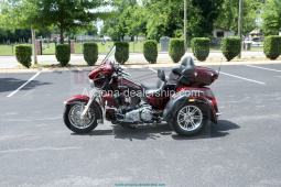 2014 Harley Davidson FLHTCUTG TRI GLIDE 10090 Miles Burgundy/Maroon motorcycle 1 full