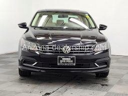 2018 Volkswagen Passat 2.0T SE full