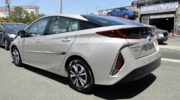 2018 Toyota Prius Premium full