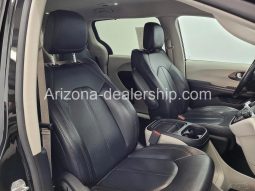 2019 Chrysler Pacifica Touring L full