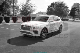 2021 Bentley Bentayga 4.0L V8 AWD W/NAV