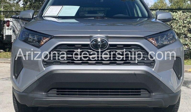 2019 Toyota RAV4 LE full