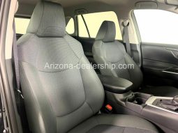 2020 Toyota RAV4 LE full