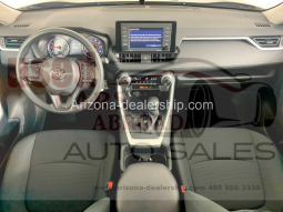 2020 Toyota RAV4 LE full