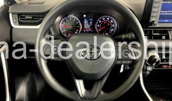 2020 Toyota RAV4 LE full