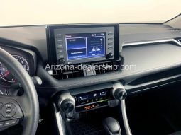 2020 Toyota RAV4 LE full