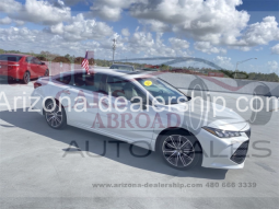 2019 TOYOTA AVALON XSE full