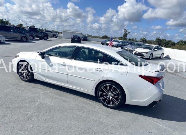 2019 TOYOTA AVALON XSE full