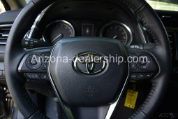2020 Toyota Camry SE full