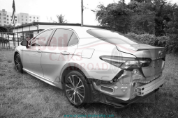 2018 Toyota Camry SE full