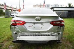 2018 Toyota Camry SE full