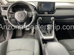 2020 Toyota RAV4 XLE full