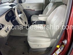 2013 Toyota Sienna XLE full