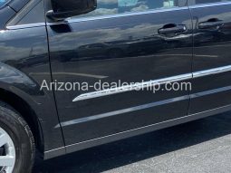 2016 Chrysler Town & Country Touring full