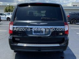 2016 Chrysler Town & Country Touring full