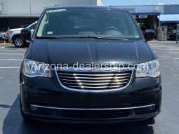 2016 Chrysler Town & Country Touring full