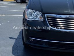 2016 Chrysler Town & Country Touring full