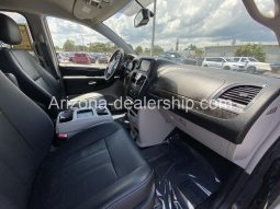 2016 Chrysler Town & Country Touring full