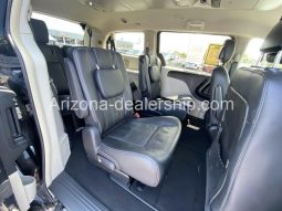 2016 Chrysler Town & Country Touring full