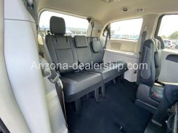 2016 Chrysler Town & Country Touring full