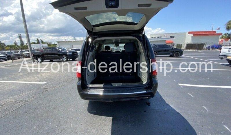 2016 Chrysler Town & Country Touring full