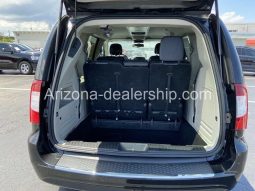 2016 Chrysler Town & Country Touring full