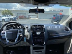 2016 Chrysler Town & Country Touring full