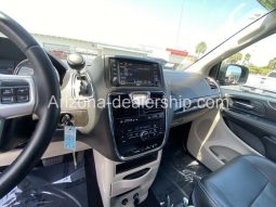 2016 Chrysler Town & Country Touring full