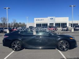 2020 Toyota Camry SE full