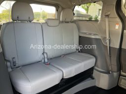 2020 Toyota Sienna XLE full