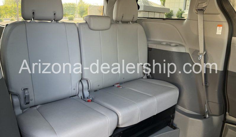 2020 Toyota Sienna XLE full