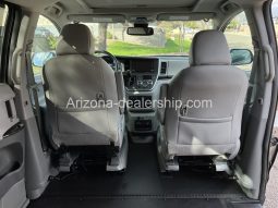 2020 Toyota Sienna XLE full