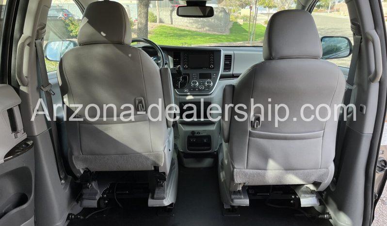 2020 Toyota Sienna XLE full