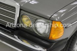 1983 Mercedes-Benz 300D Sedan full