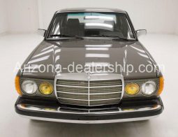 1983 Mercedes-Benz 300D Sedan full