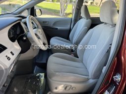 2014 Toyota Sienna LE Power Side-Entry full