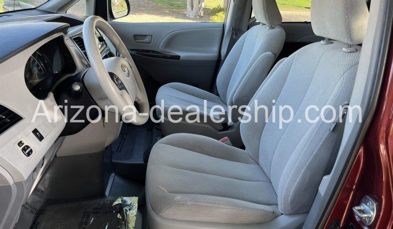 2014 Toyota Sienna LE Power Side-Entry full