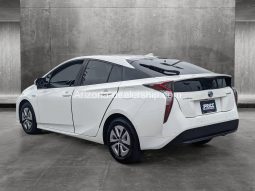 2018 Toyota Prius Three full