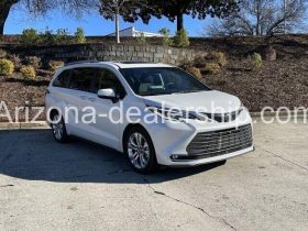 2023 Toyota Sienna Platinum