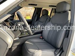 2023 Land Rover Range Rover SE full