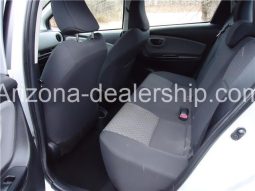 2015 Toyota Yaris L full