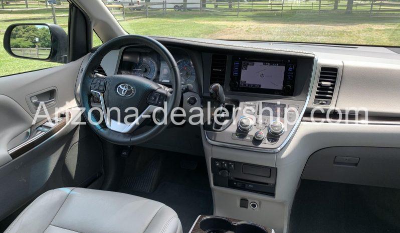 2017 Toyota Sienna XLE Premium full