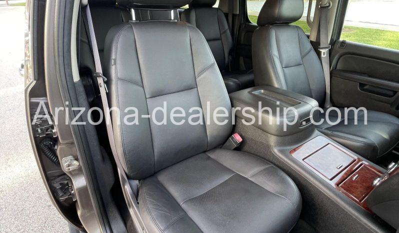 2011 Chevrolet Suburban LTZ 4WD full