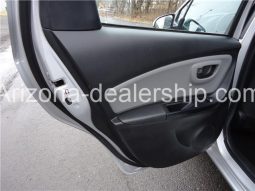 2015 Toyota Yaris L full