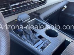 2023 Toyota Sienna Platinum full