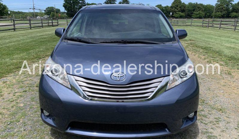 2017 Toyota Sienna XLE Premium full