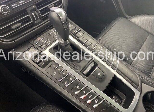 2021 Porsche Macan Turbo full